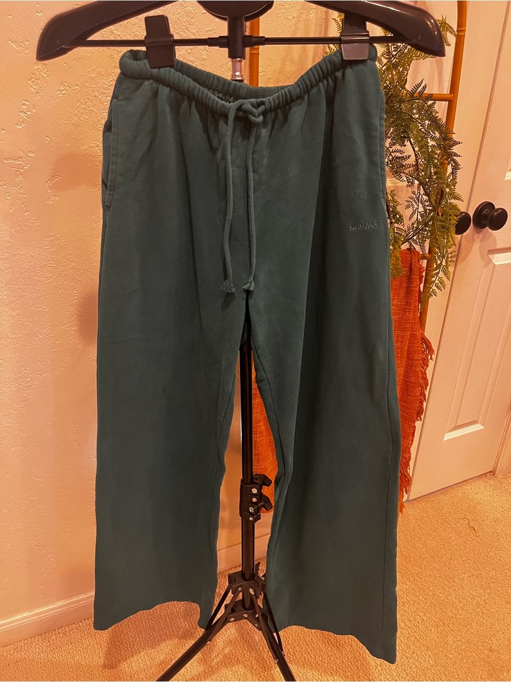 Garage Women’s Green Drawstring Waist Sweatpants